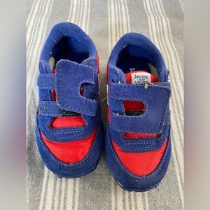 Toddler Saucony jazz sneakers